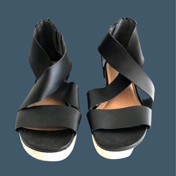 WOMENS BLACK STRAPPY SANDAL ZIP UP CLOSURE SIZE 9 - Picture 1 of 5